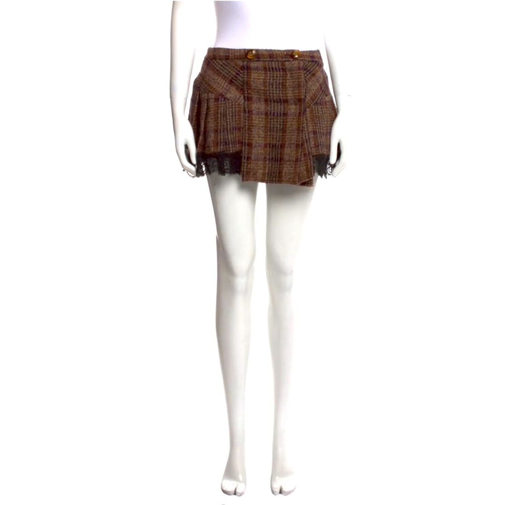 DOLCE & GABBANA
Plaid Print Mini Skirt
Size: S | US4, IT40